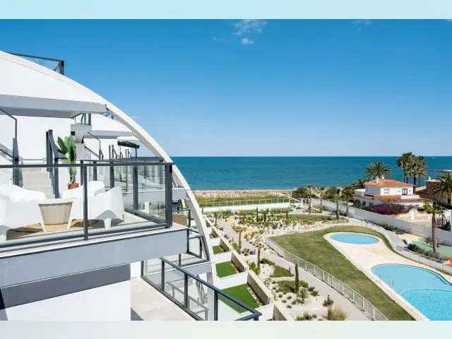 Ático de Lujo en Denia con Vistas al Mar 3 Dormitorios
