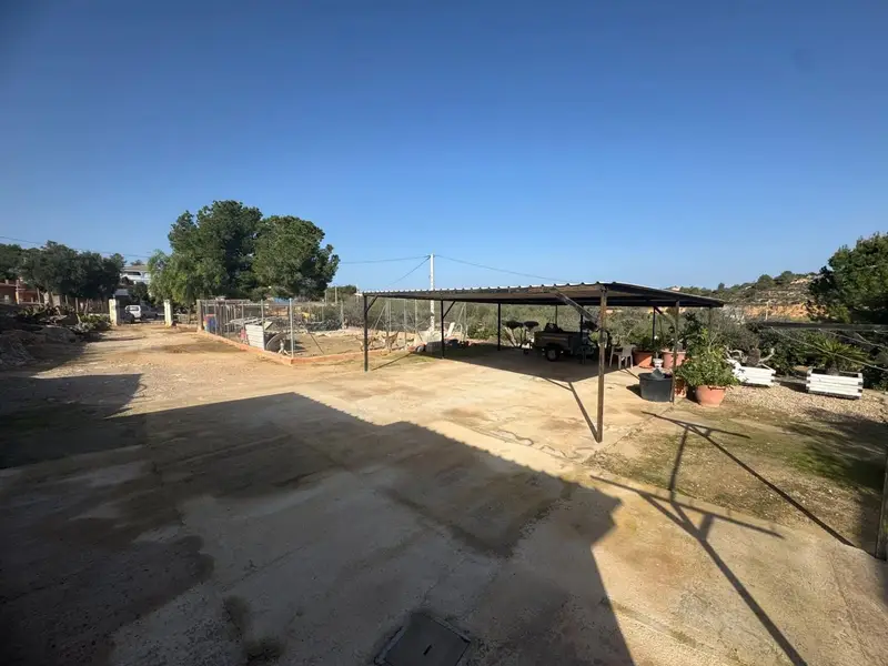 Chalet en Vilamarxant con Piscina y Gran Parcela