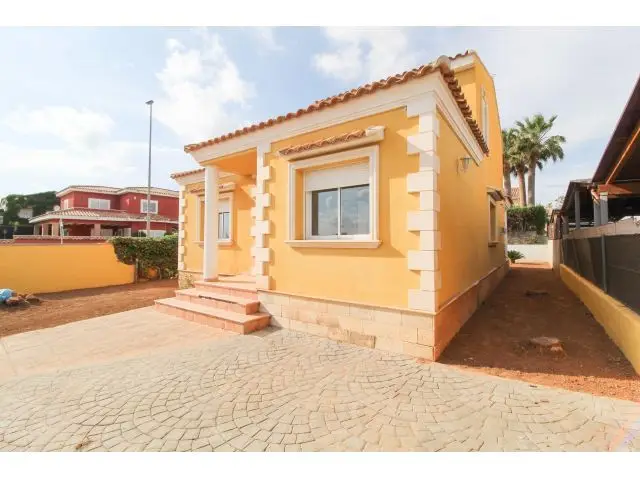 Chalet en Maravisa La Pobla de Vallbona 140m2 Jardin Porche