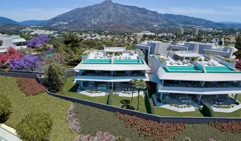 Villa de Lujo en Nueva Andalucía 11 Dormitorios Piscina Infinita