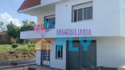 Chalet en Venta Castrelo de Miño 4 Dormitorios 2 Baños