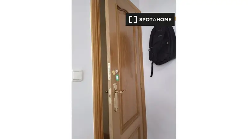 Habitacion piso compartido Zaragoza suministros lavadora horno calefaccion