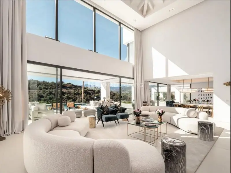 7 Cuarto Casa Cueva en Venta Benahavis Málaga