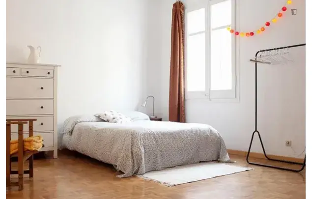 Apartamento 5 Dormitorios L Hospitalet de Llobregat Alquiler Largo Plazo