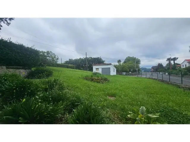 Casa de Piedra Pareada en Solares 297m2 con Finca 700m2