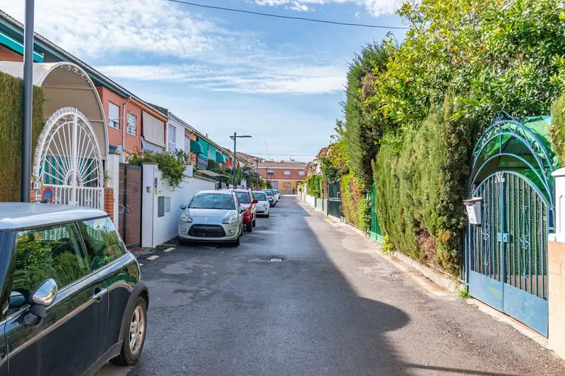 Venta Adosado Armilla 5 Dormitorios Patio Terraza
