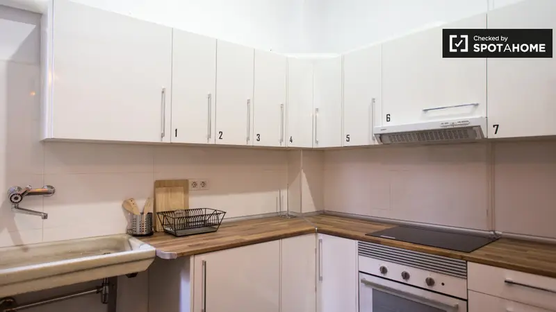 Habitaciones en Alquiler Gracia Barcelona Piso 8 Dormitorios Estudiantes Profesionales