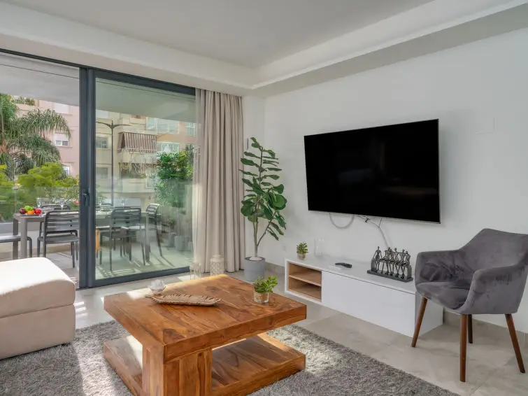 Apartamento 2 Dormitorios Estepona Alquiler Cerca Playa Piscina Wifi