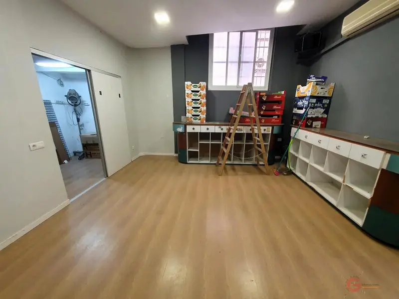 Local Comercial en Venta Motril 134m2 7 Estancias