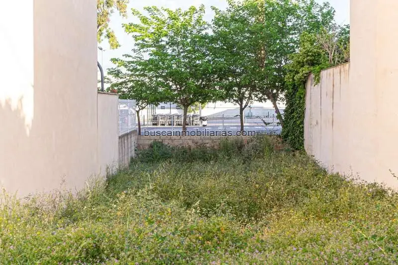 Parcela Urbana en Ciudad Jardin Palma: Dos Duplex con Piscina