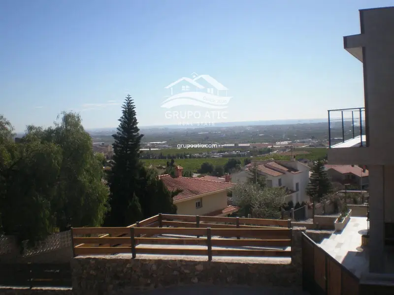 Chalet en Castellón con Vistas Panorámicas