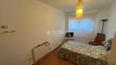Casa en Garrapinillos con 3 dormitorios y terreno rustico