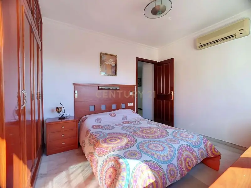 Apartamento en Torremolinos 4 Dormitorios 2 Baos Cerca de la Playa