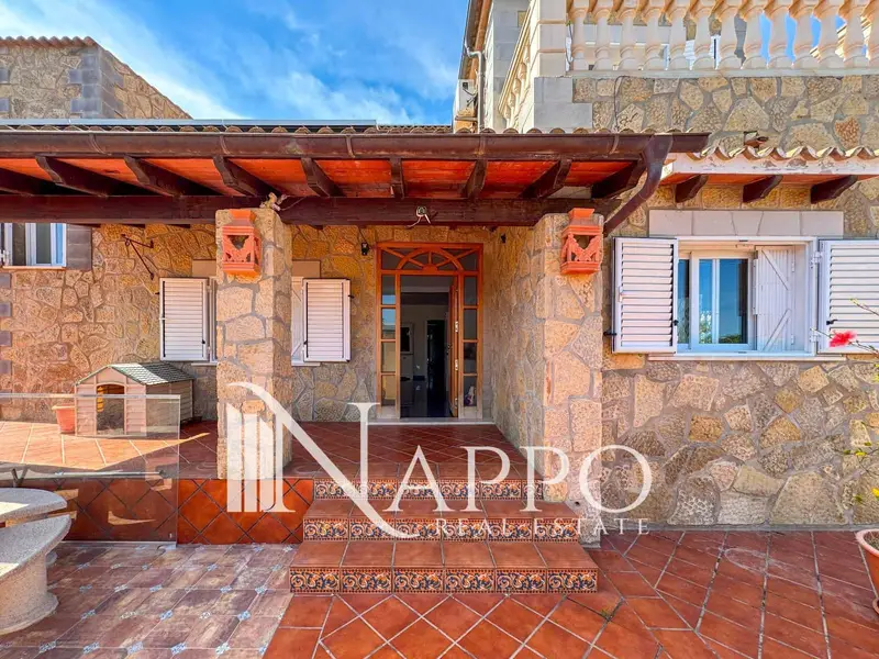 Chalet en Son Ferrer con Piscina y Placas Solares