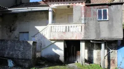 Dos Casas Adosadas para Reformar en Moaña con Vistas a la Ría