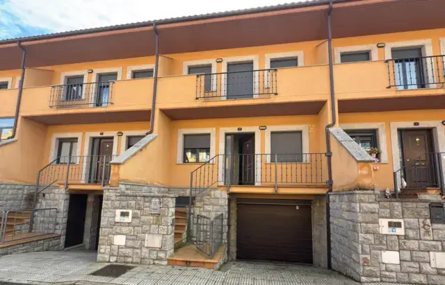Chalet Adosado en San Miguel del Camino 222m2