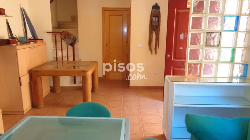Chalet Adosado en Urbanizacion con Piscina Cerca de la Playa