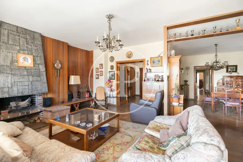 Piso en Venta Sarria 217m2 5 Dormitorios 3 Plazas Parking