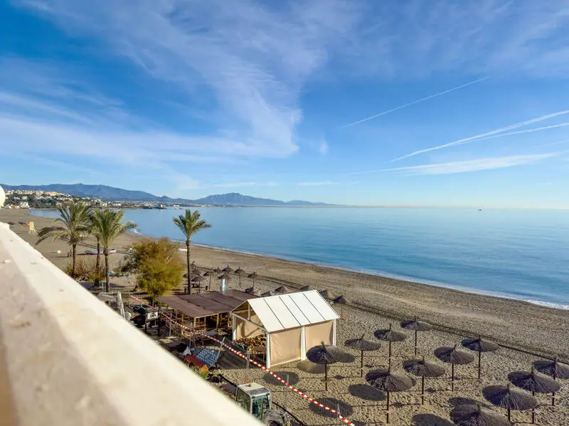 Apartamento en San Luis de Sabinillas con Vistas al Mar
