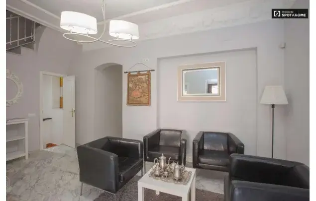 Casa 12 Dormitorios Sevilla Estudiantes Mujeres