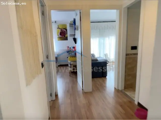 Casa Esquinera con Dos Viviendas y Parking en Móstoles