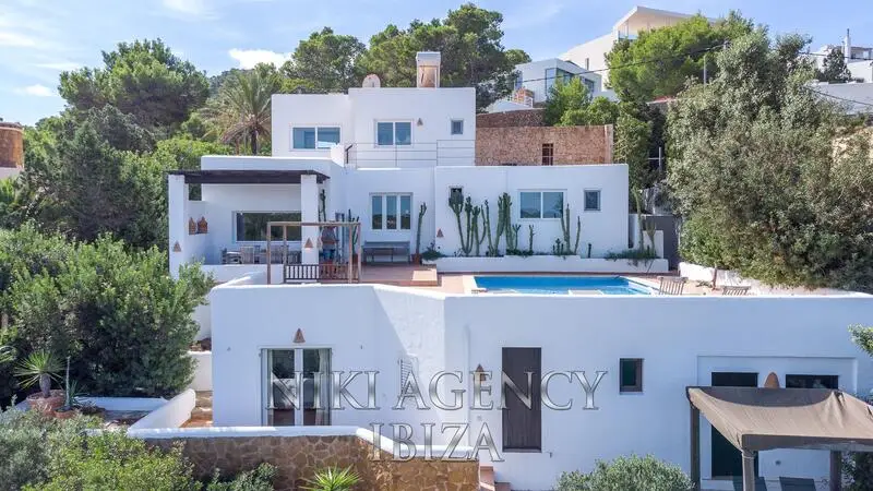 Villa de Lujo en Cala Moli 5 Dormitorios Vistas al Mar