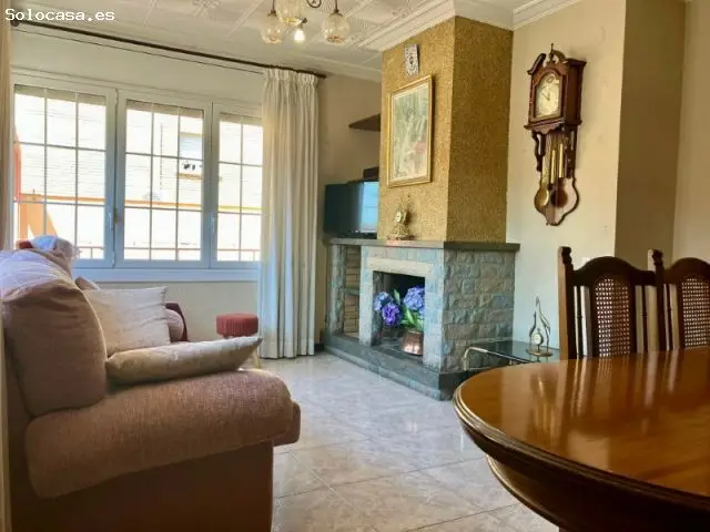 Chalet Independiente Olot con Local Comercial Alquilado