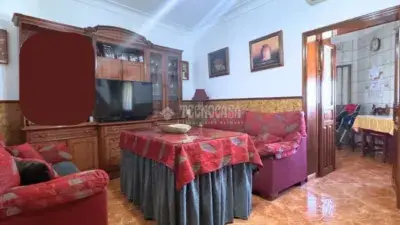 Casa unifamiliar en venta en Calle del Ebro