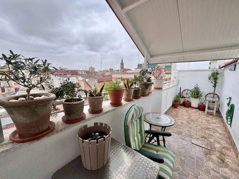 Ático en venta en Centro Valdepeñas con garaje opcional