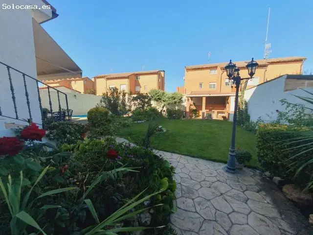 Chalet Independiente en Alovera con Piscina y Barbacoa