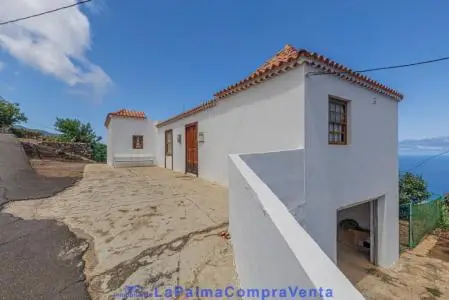 Casa de Campo en Venta con Vistas al Mar y Aguacates