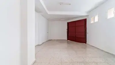 Casa en Venta Gador Centro amplia con locales comerciales