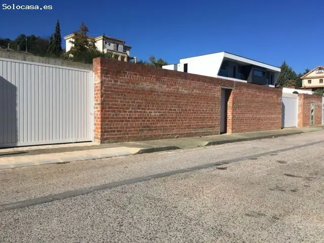 Parcela Urbana en Sierra de Fuentes - Lista para Construir
