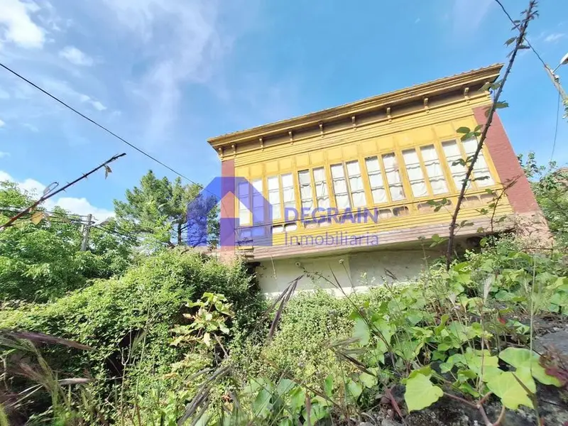 Chalet en Campomanes Seis Dormitorios Jardin Reforma