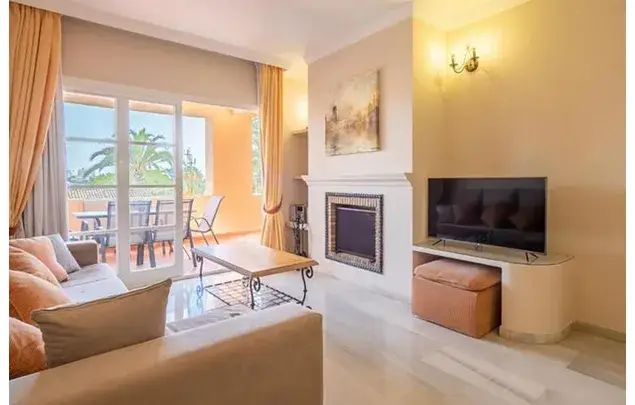 Alquiler Apartamento 2 Dormitorios Mijas Costa 121m² Piscina