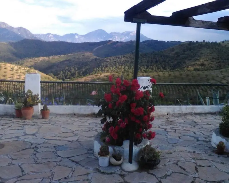 Cortijo con 4 Dormitorios y Piscina en Ardales Malaga
