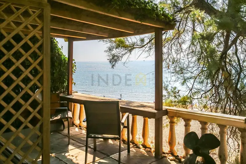 Chalet en Vilanova i la Geltru con vistas al mar