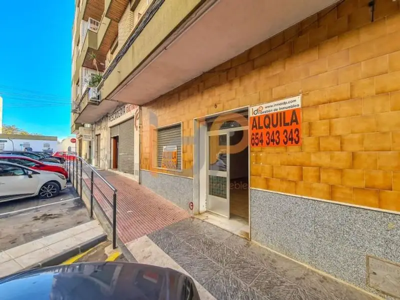 Local Comercial en Alquiler Huercal Overa Montecastillo 60m2