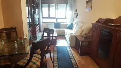 Piso en Robledo con Cochera y Trastero