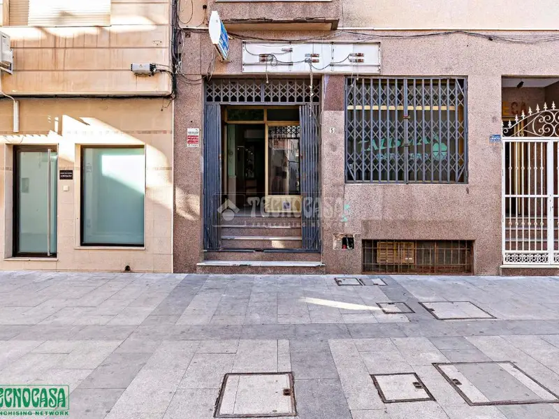 Local comercial en venta en Roquetas De Mar