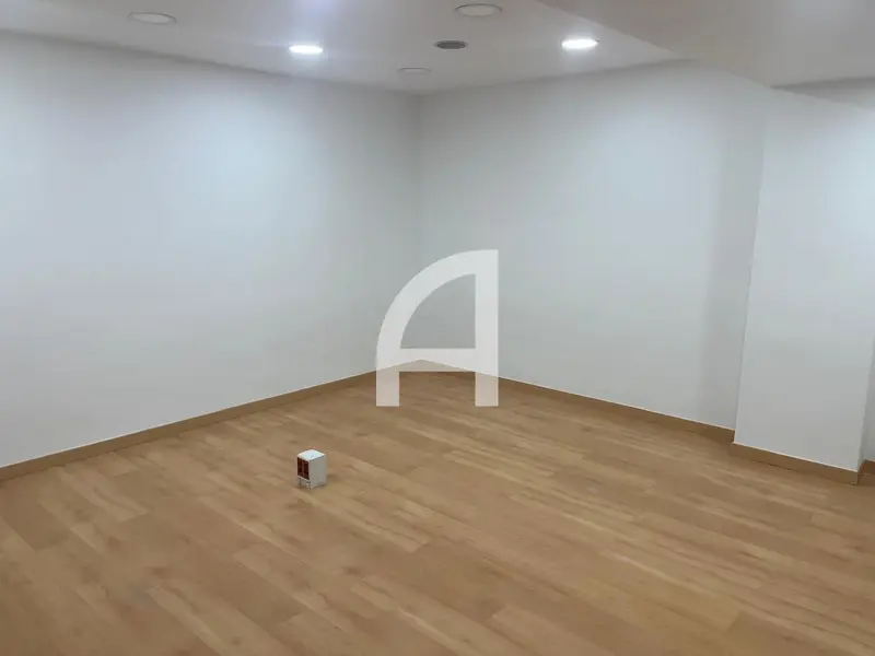 Local Comercial 150m² Terrassa Centro Cerca Renfe FGC