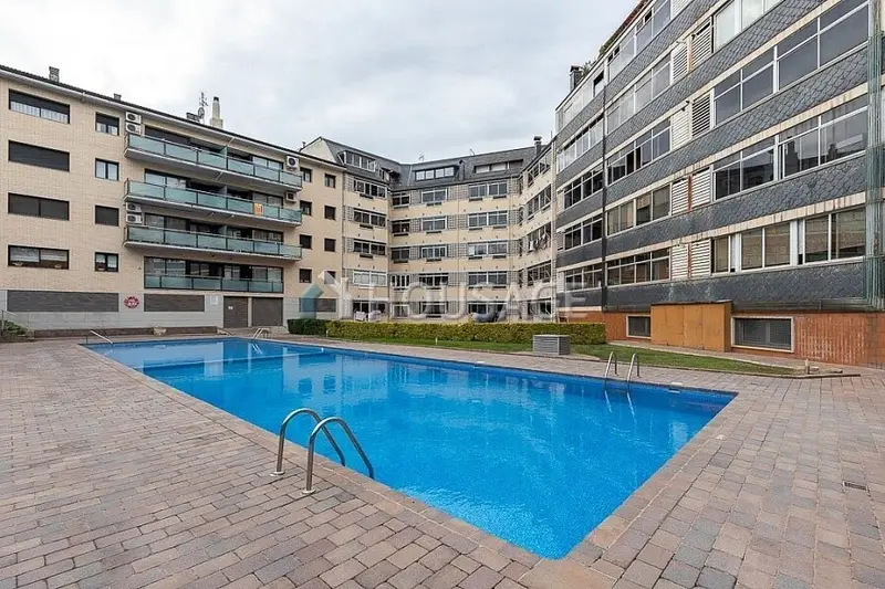 Piso Reformado Granollers 4 habitaciones 2 baños Parking Piscina