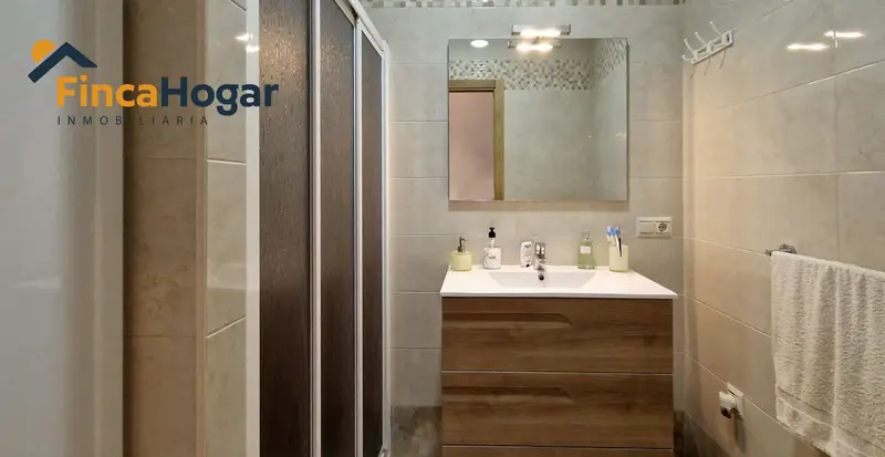 Casa en Venta en Arahal Centro con Terraza y Amueblada