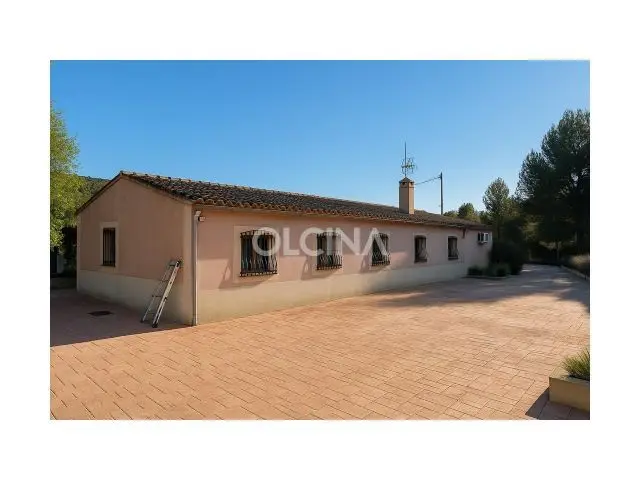 Finca con Piscina Acristalada en Ibi