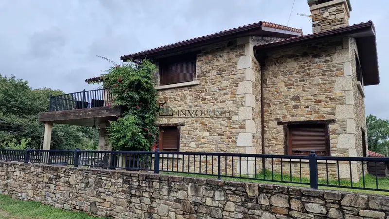 Chalet con Piscina y Sauna en Vilaboa