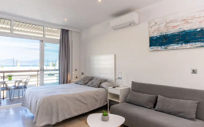 Apartamento en Torremolinos Primera Linea de Playa con Licencia Turistica