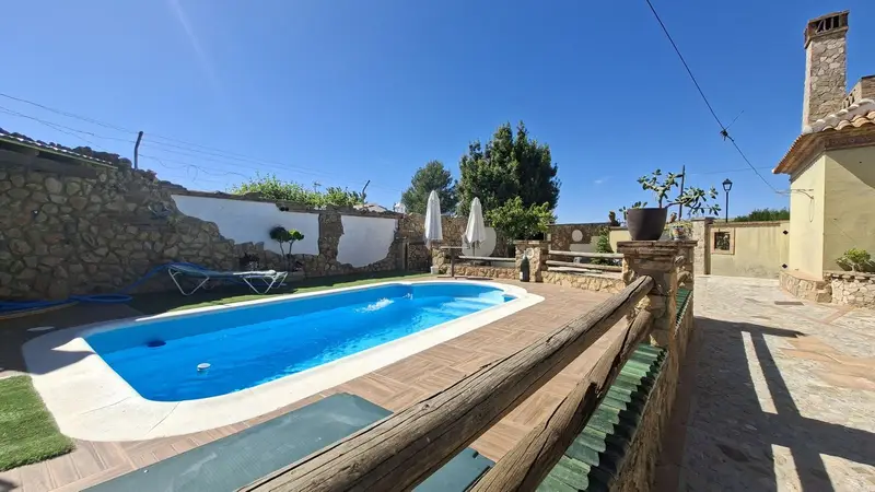Casa-Villa de 4 Dormitorios en venta Arriate, España