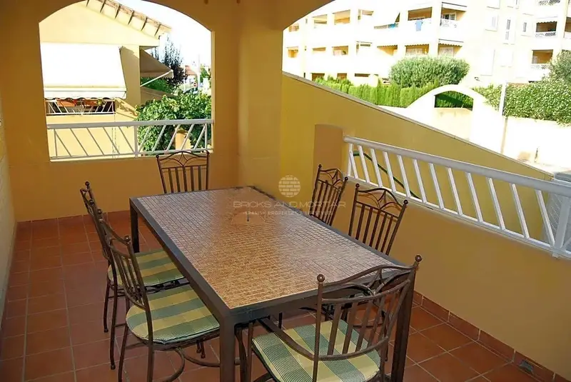 Pareado en Venta en Sagunto 4 Dormitorios 3 Baños Jardin Piscina