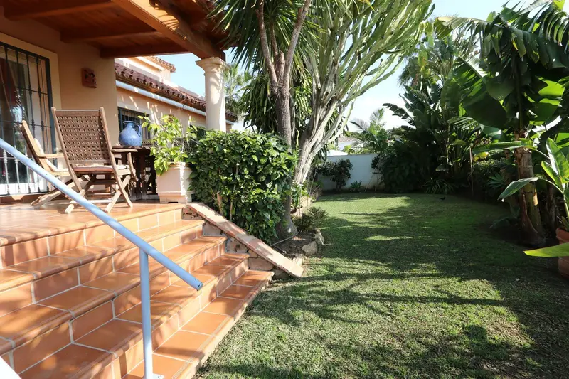 Villa de Lujo en Marbesa 6 Dormitorios Piscina Privada Vistas al Mar