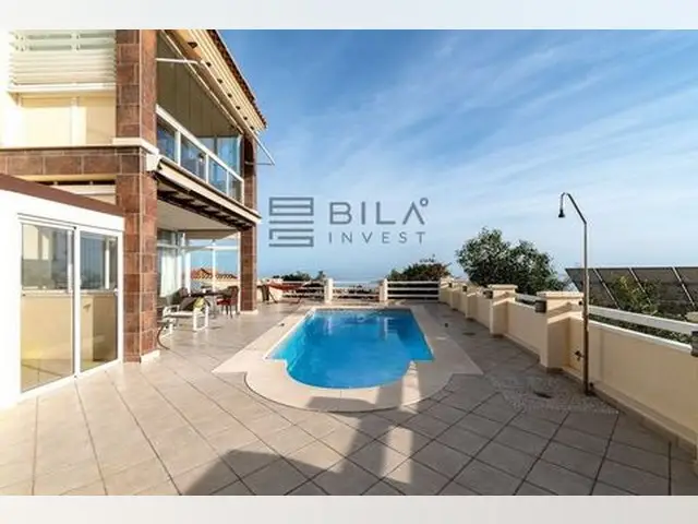 Villa de Lujo en Torreblanca con Vistas al Mar